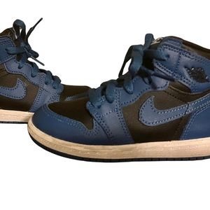 Original retro blue marina Jordan’s toddler size 8